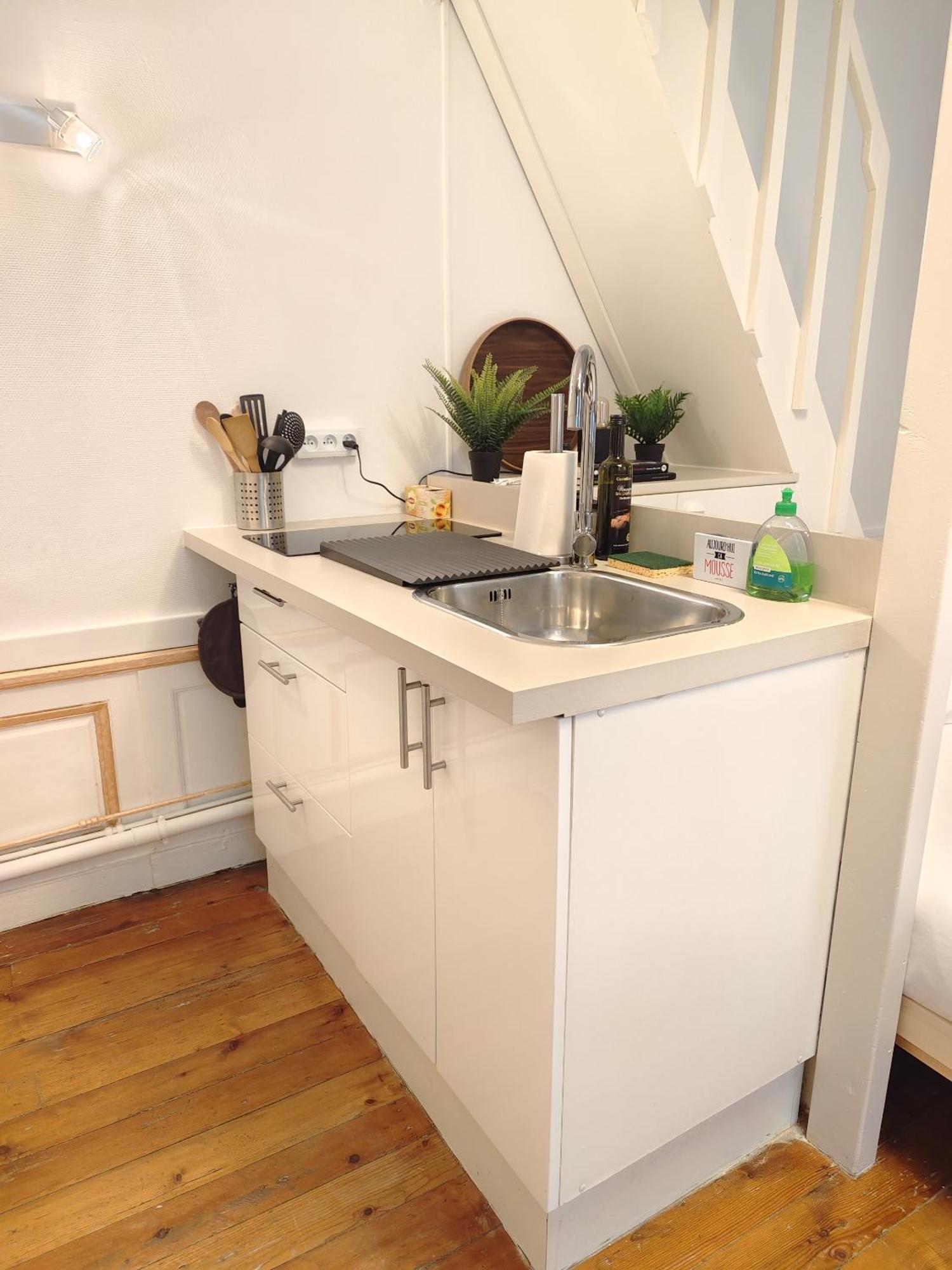 Ferienwohnung Studio Lumineux Et Fleuri Idealement Situe Caen Exterior foto