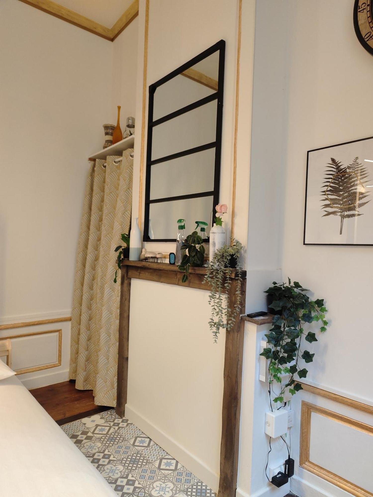 Ferienwohnung Studio Lumineux Et Fleuri Idealement Situe Caen Exterior foto